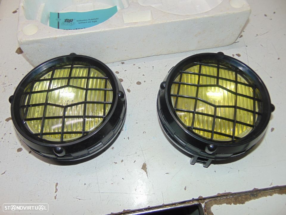 Antigos e clássicos jipes e outros faróis de nevoeiro - 3