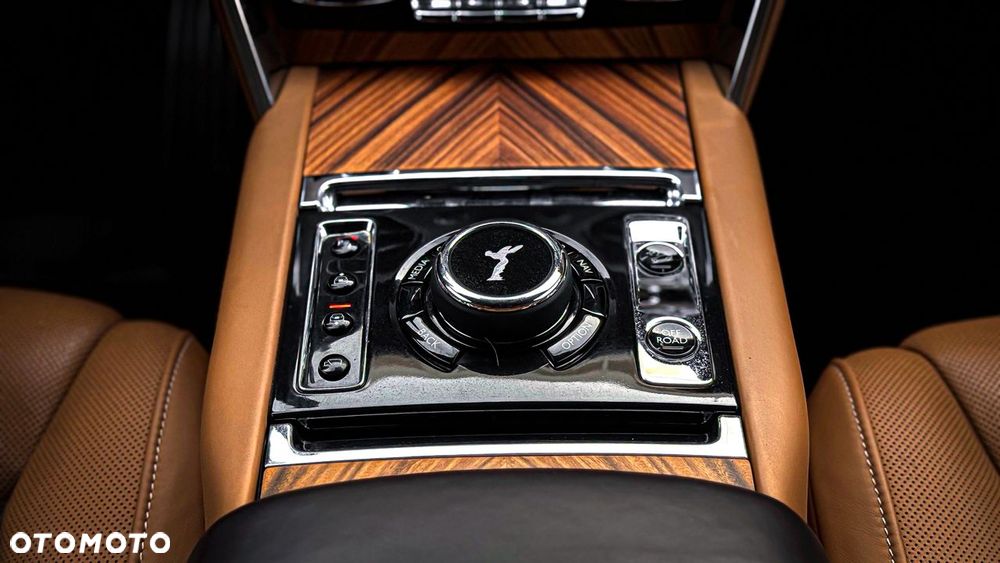 Rolls-Royce Cullinan - 14