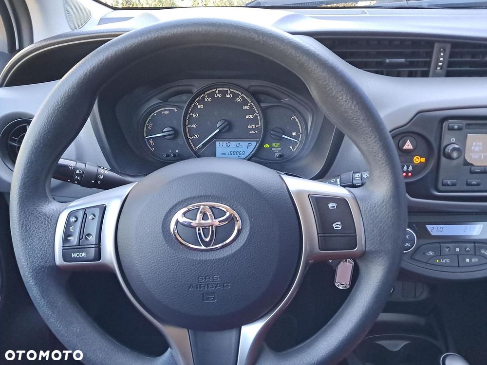 Toyota Yaris - 16