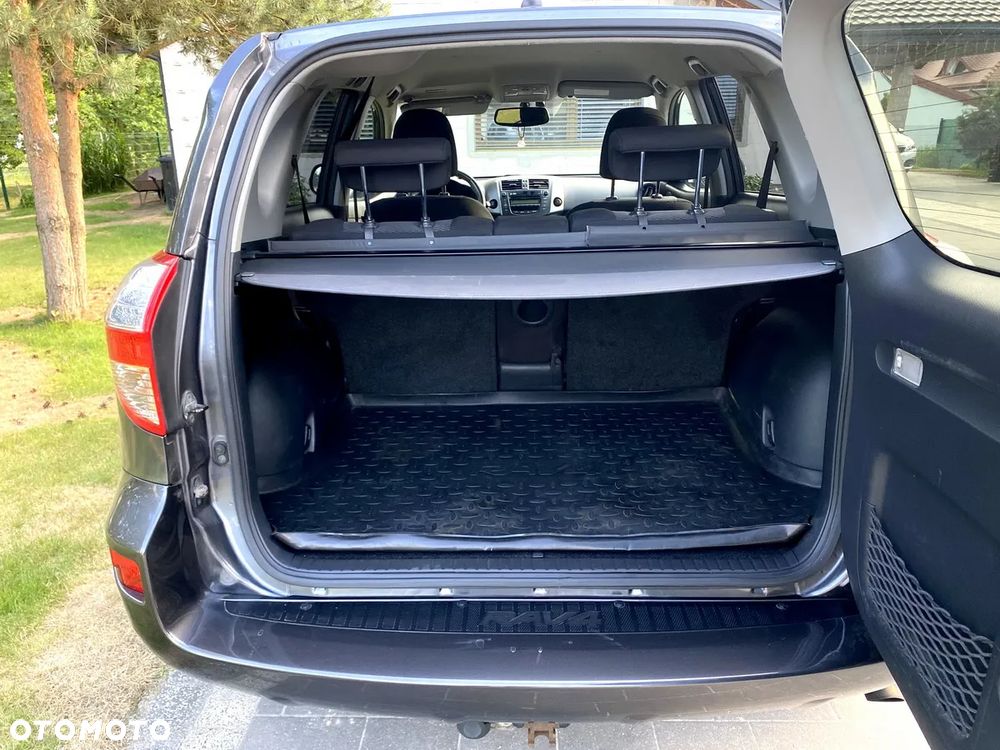 Toyota RAV4 2.2 D-CAT Premium - 9