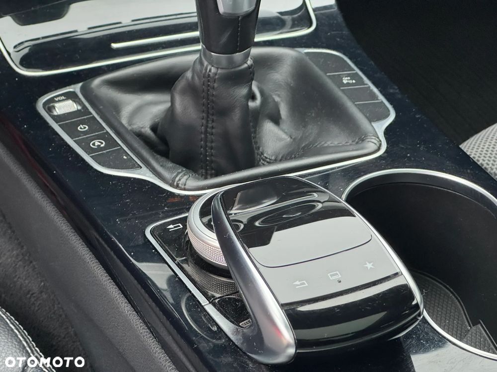 Mercedes-Benz Klasa C 180 (BlueTEC) d Avantgarde - 39