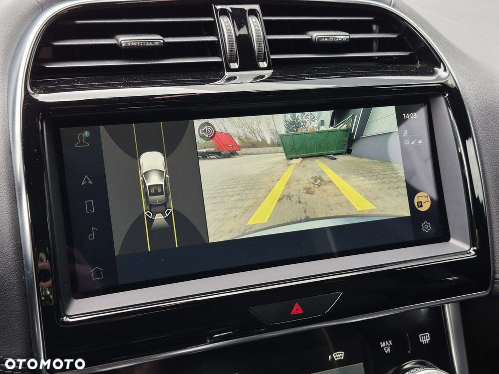 Jaguar XE 2.0 D200 mHEV AWD SE - 34