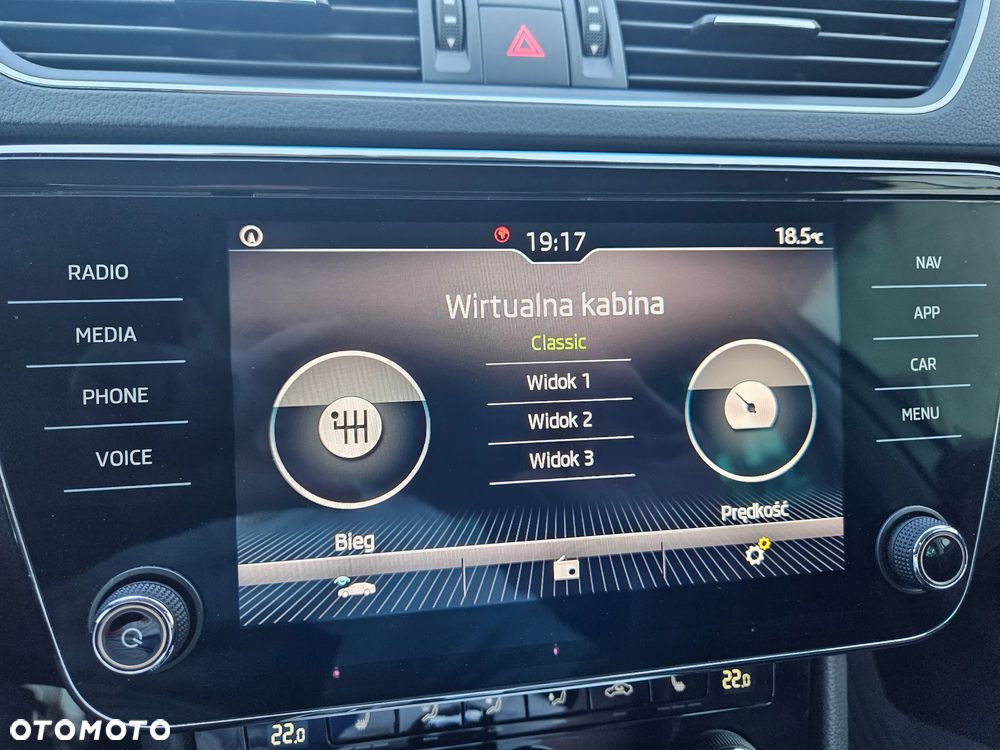 Skoda Superb 2.0 TDI DSG Ambition - 33