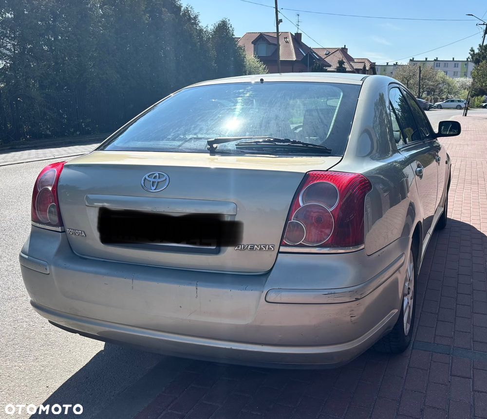 Toyota Avensis - 7