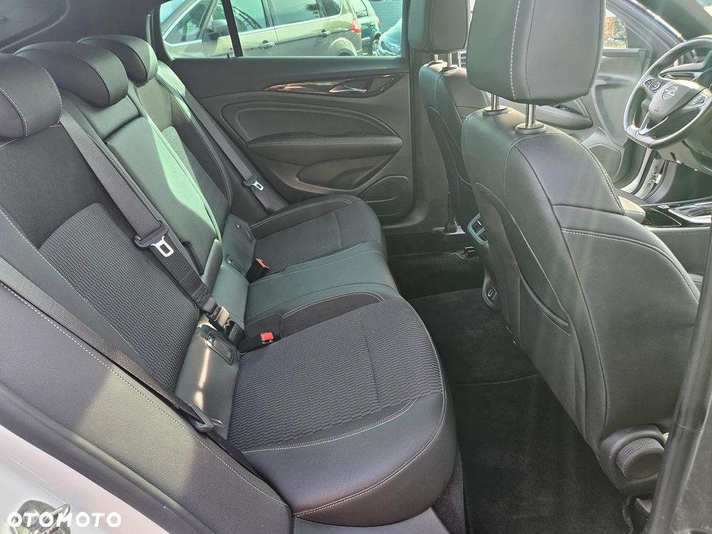 Opel Insignia - 23