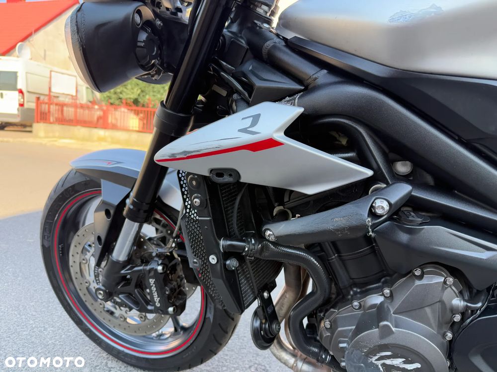 Triumph Street Triple - 25
