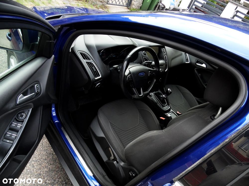 Ford Focus - 25
