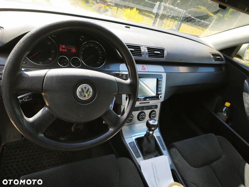 Volkswagen Passat 2.0 TDI Comfortline - 5