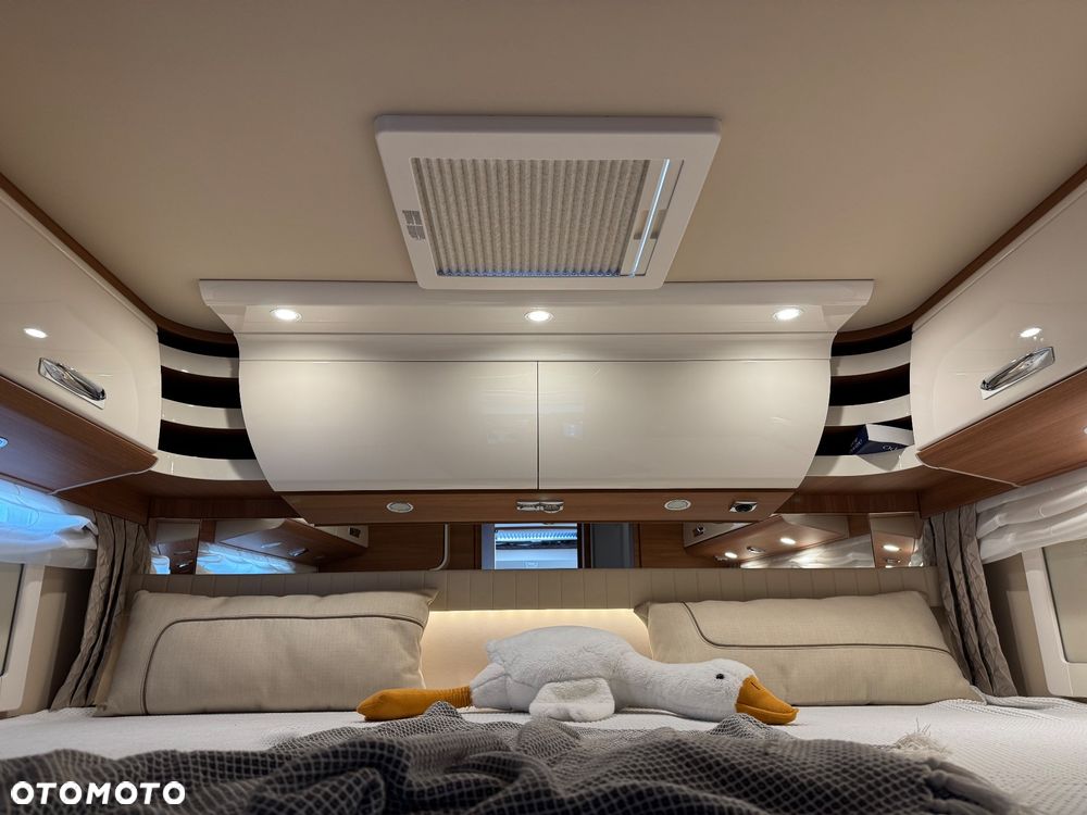 Mercedes-Benz Carthago Chic C-Line I 4.9L Srebrny - AUTOMAT - 23