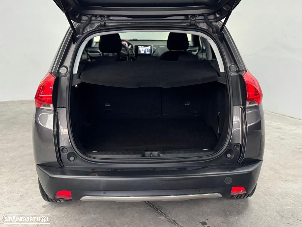 Peugeot 2008 1.2 PureTech Style - 12