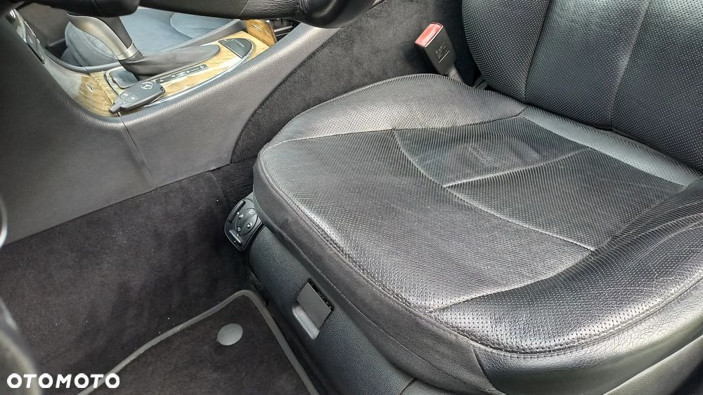Mercedes-Benz Klasa E 320 CDI 7G-TRONIC Avantgarde DPF - 12