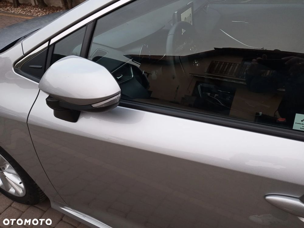 Toyota Corolla 1.8 Hybrid GPF Comfort - 12