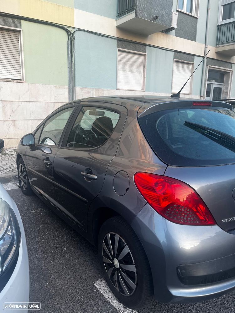 Peugeot 207 1.4 16V Trendy - 3