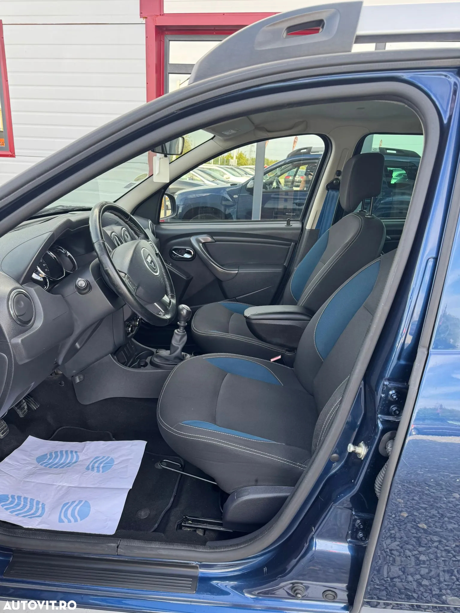 Dacia Duster 1.5 dCi 4x2 Laureate - 8