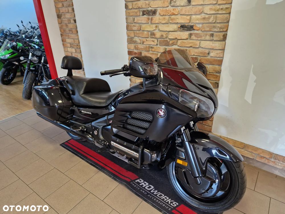 Honda GL - 18