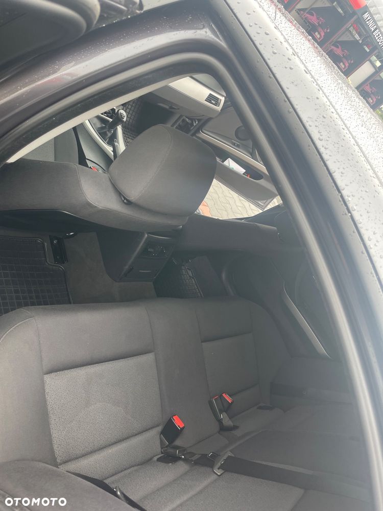 BMW Seria 3 318i - 7