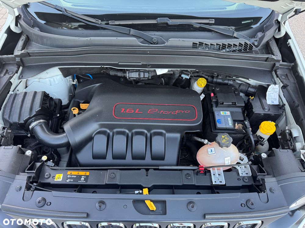 Jeep Renegade 1.6 E-TorQ Sport - 32
