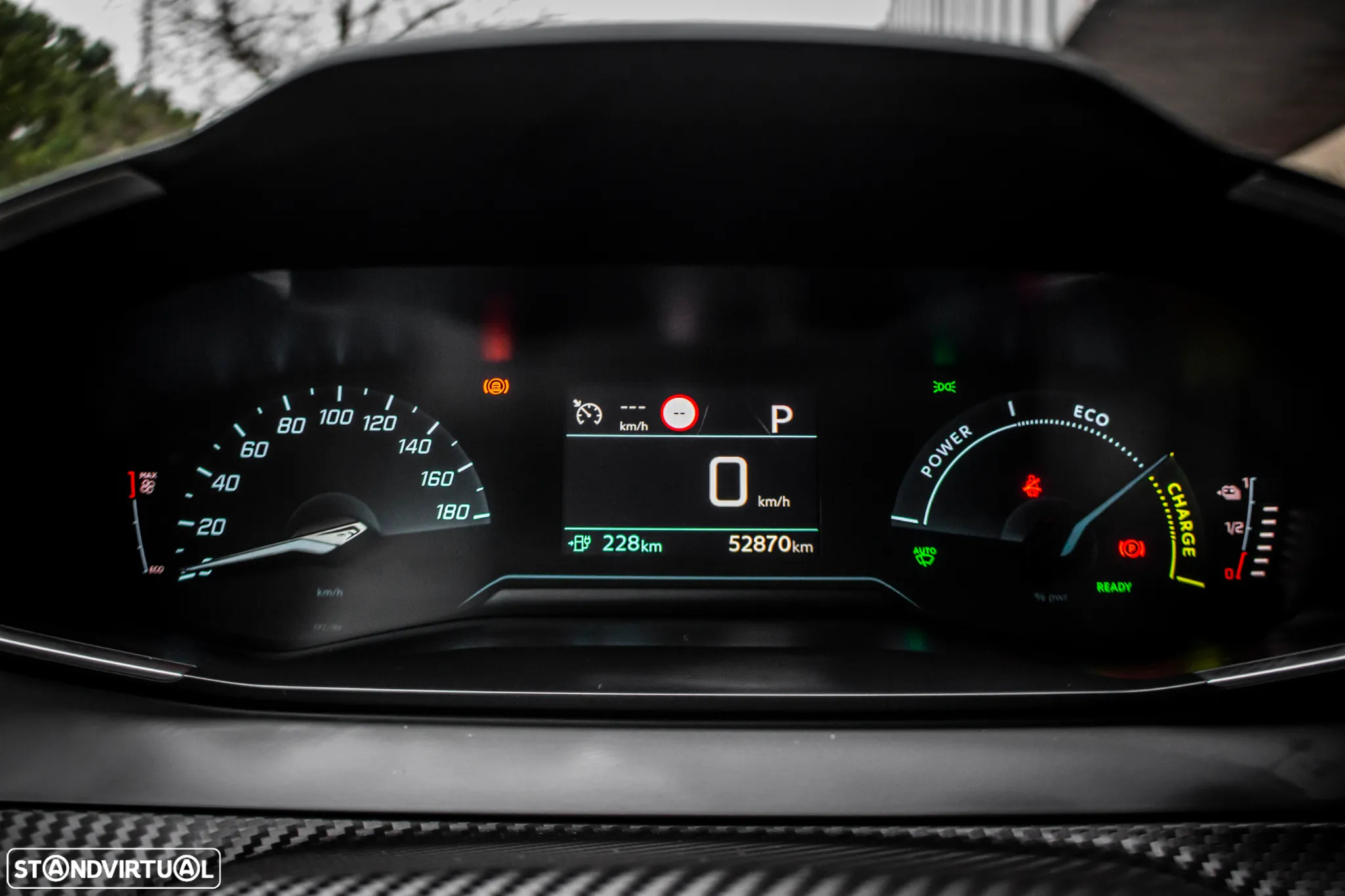 Peugeot e-2008 Allure - 19
