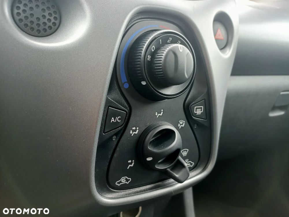 Toyota Aygo x-play - 23