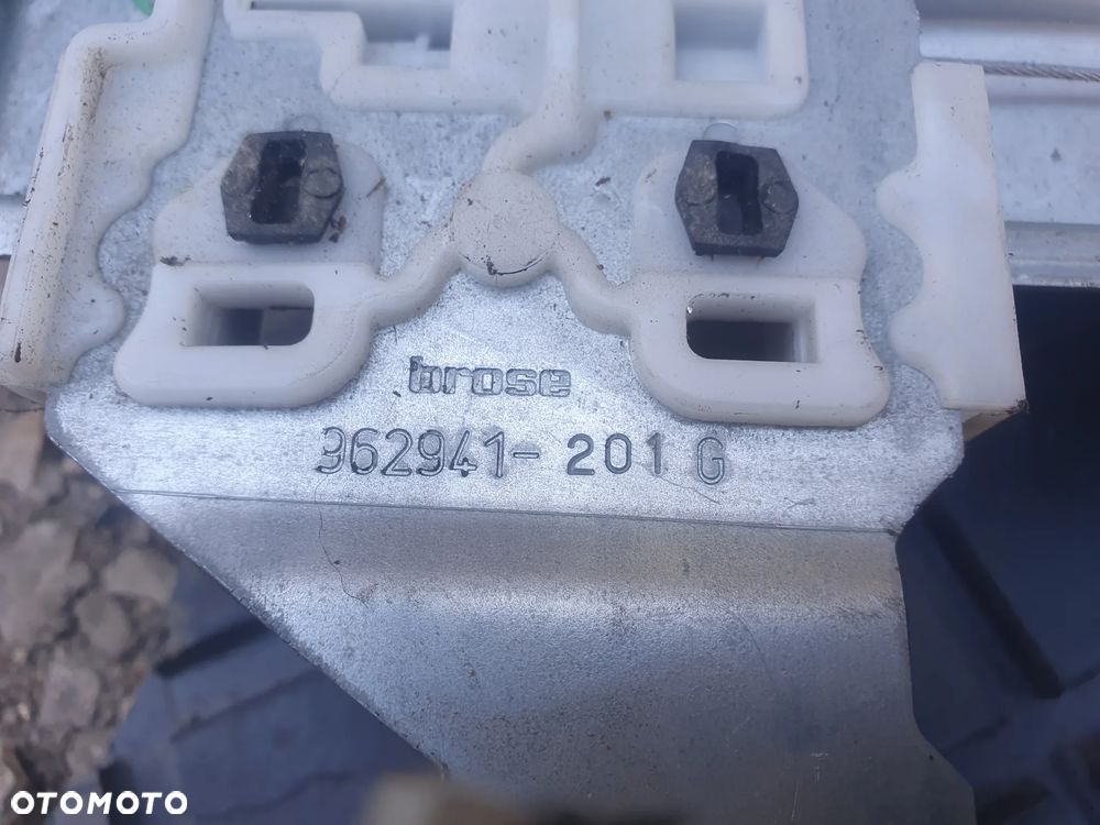 PODNOŚNIK SZYBY PRAWY PRZÓD PEUGEOT 3008 I 5008 I 9682808880 6 PIN EUROPA - 6