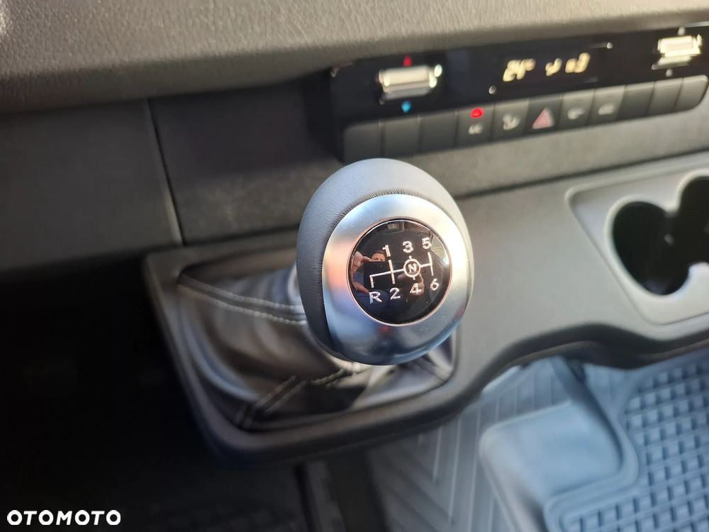Mercedes-Benz Sprinter 317 CDI Furgon PRO długi 4325 mm L3H2 - 28