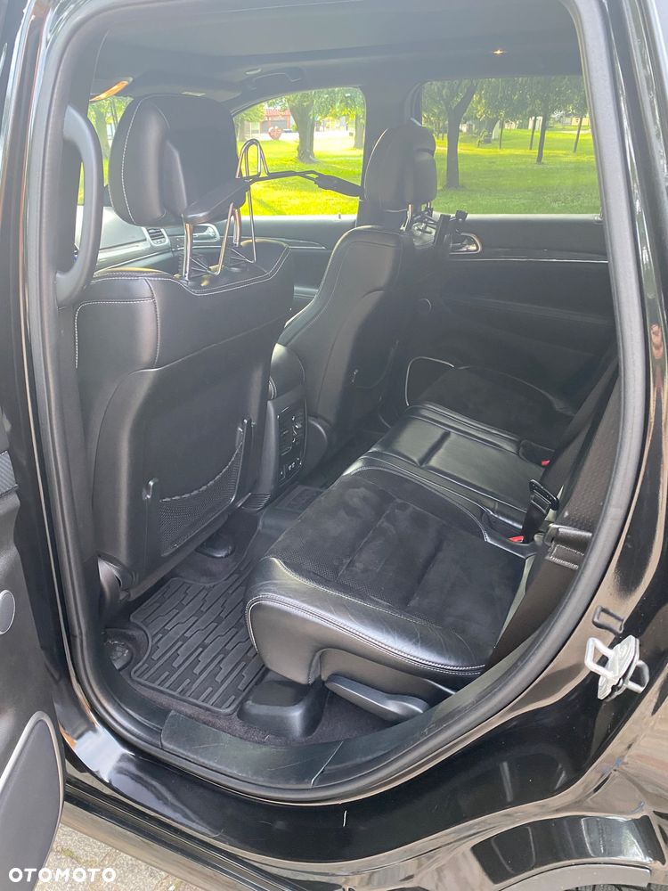 Jeep Grand Cherokee - 16