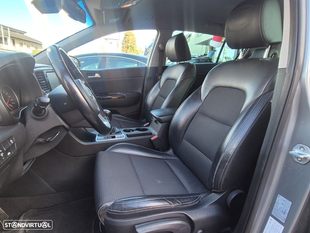 Kia Sportage 1.6 CRDI ISG MHEV Tech - 11