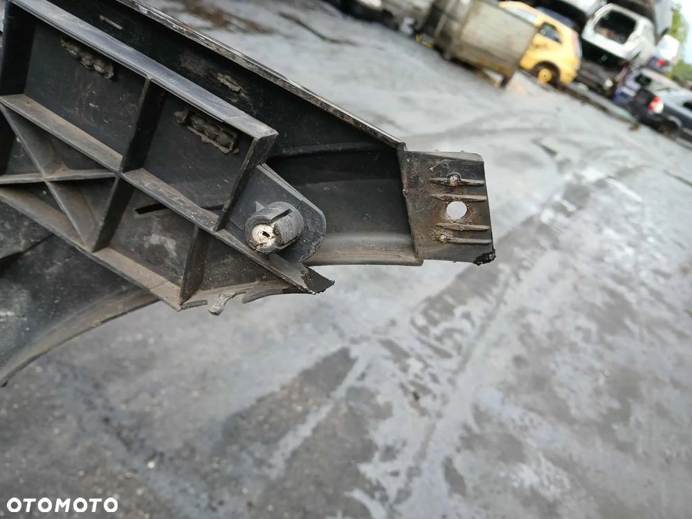 Opel Corsa C Zderzak przedni czarny - 6