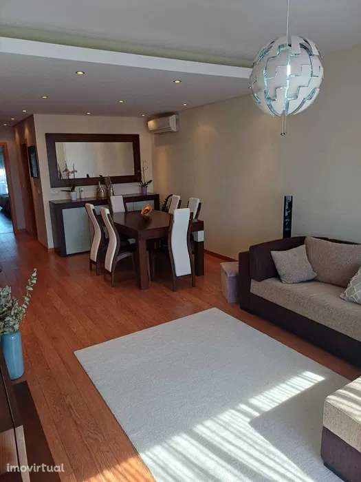 Fantástico T2 em Fernão Ferro com 113m2 de área com arrecadação - Grande imagem: 2/12