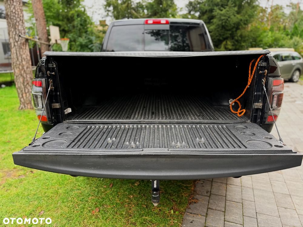 RAM 1500 Crew Cab Shortbed Bighorn - 17