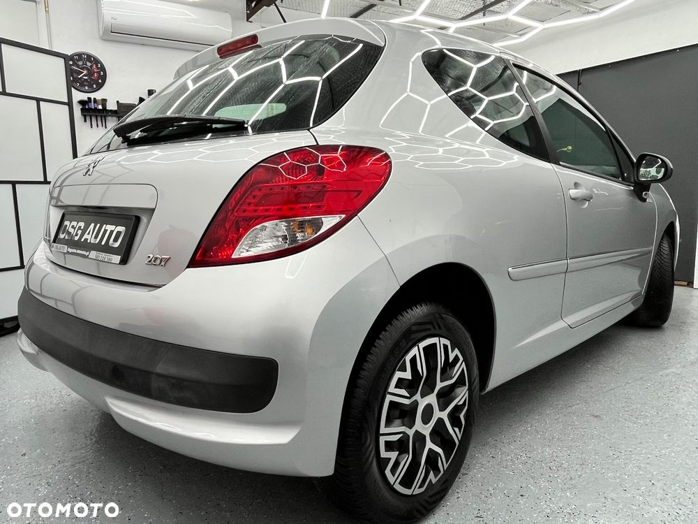 Peugeot 207 - 16