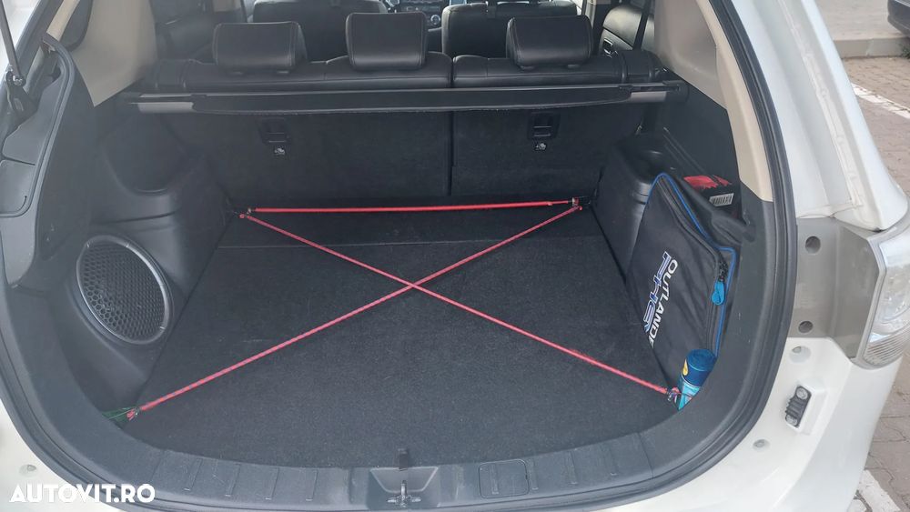 Mitsubishi Outlander - 8