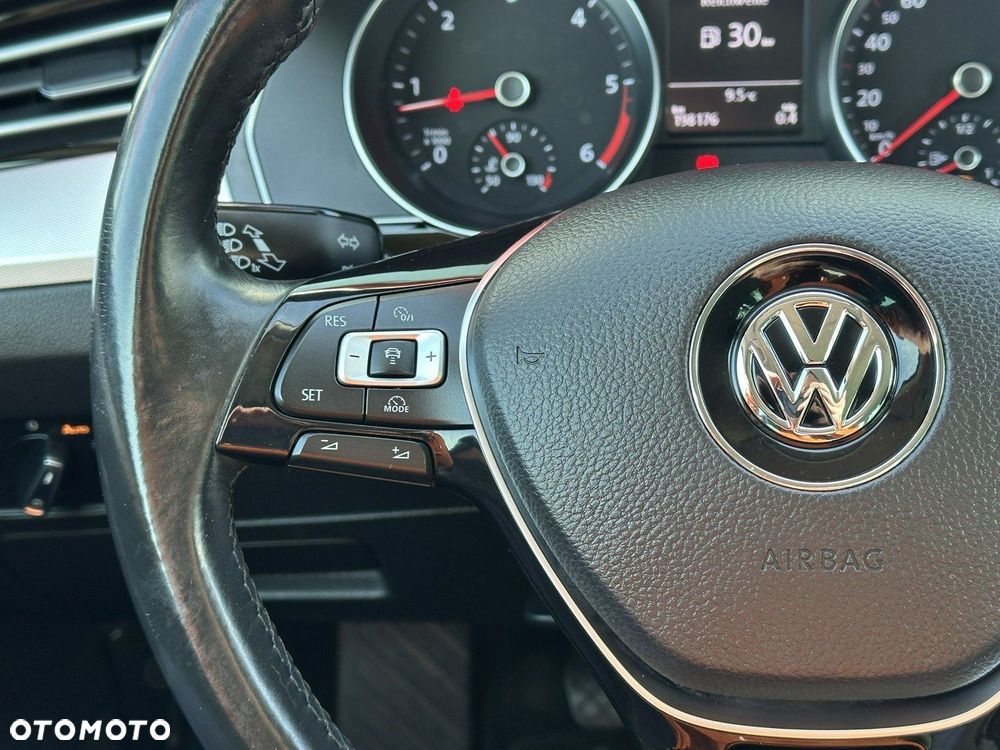 Volkswagen Passat Variant 2.0 TDI SCR Comfortline - 19