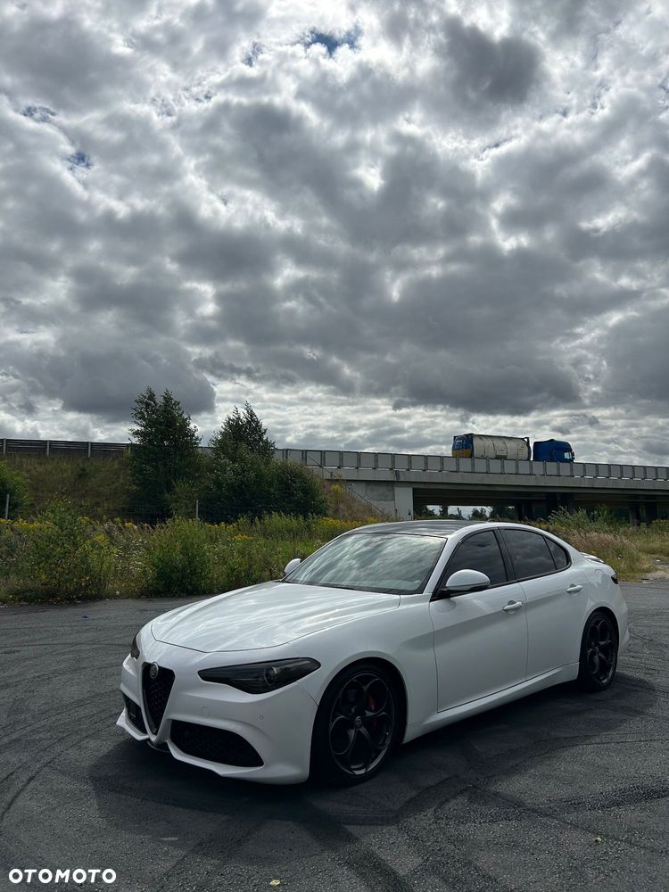 Alfa Romeo Giulia 2018 photo 2