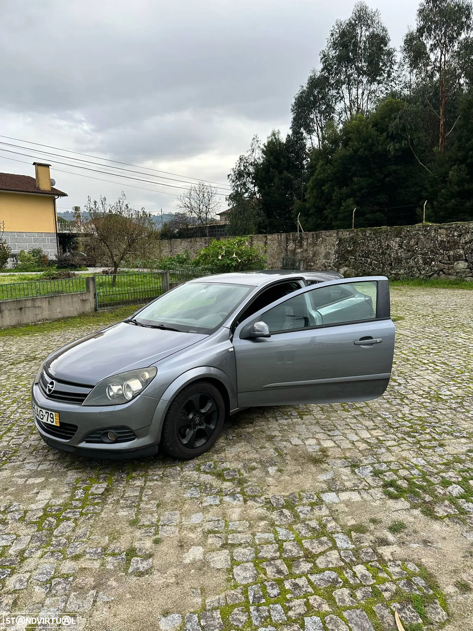 Opel Astra GTC 1.7 CDTi - 4