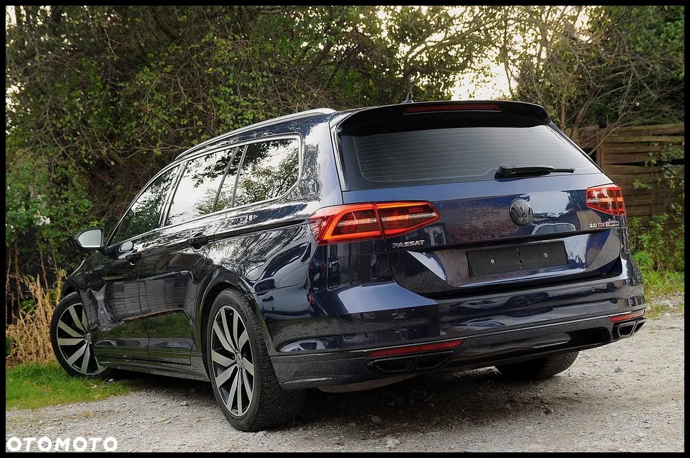 Volkswagen Passat - 11