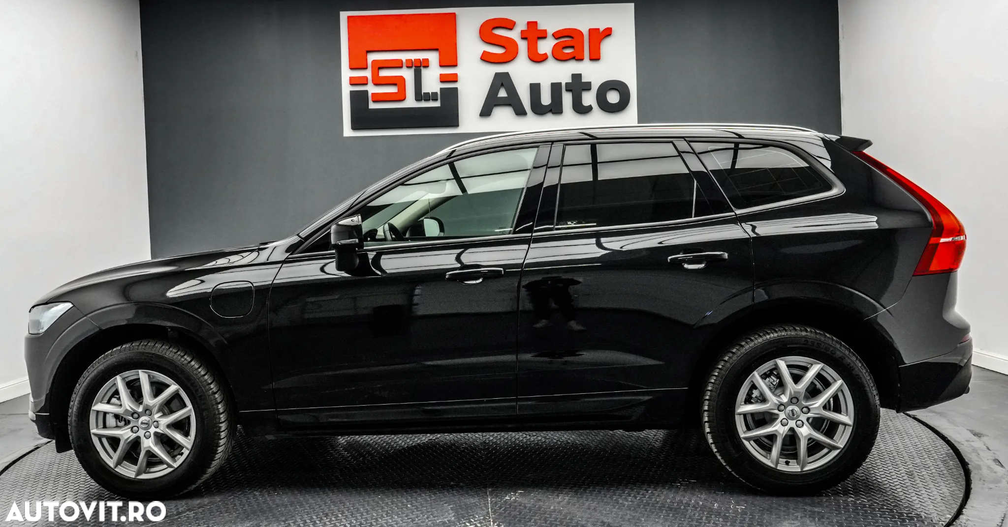 Volvo XC 60 T8 Twin Engine AWD Momentum Pro - 11