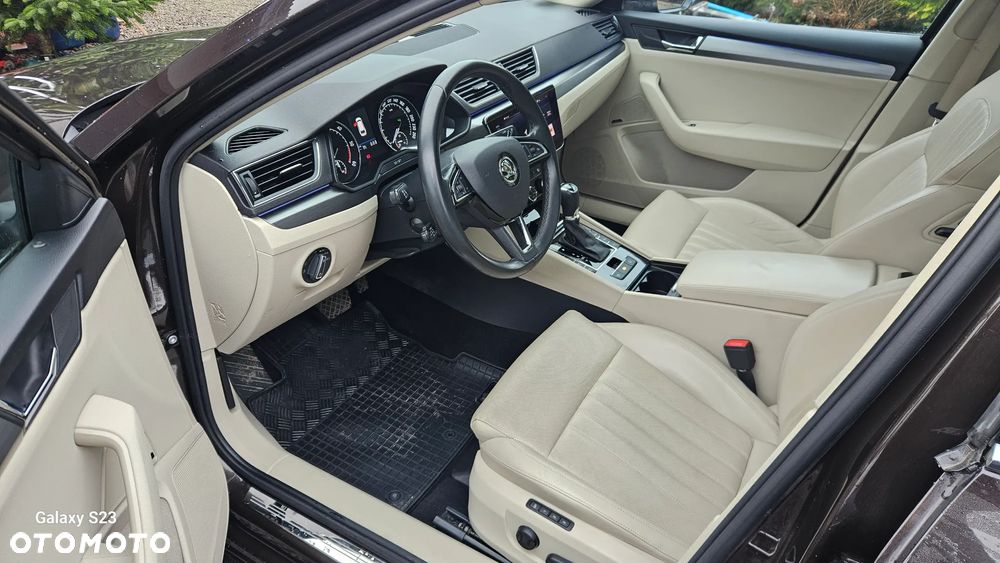 Skoda Superb 2.0 TDI DSG Premium Edition - 20