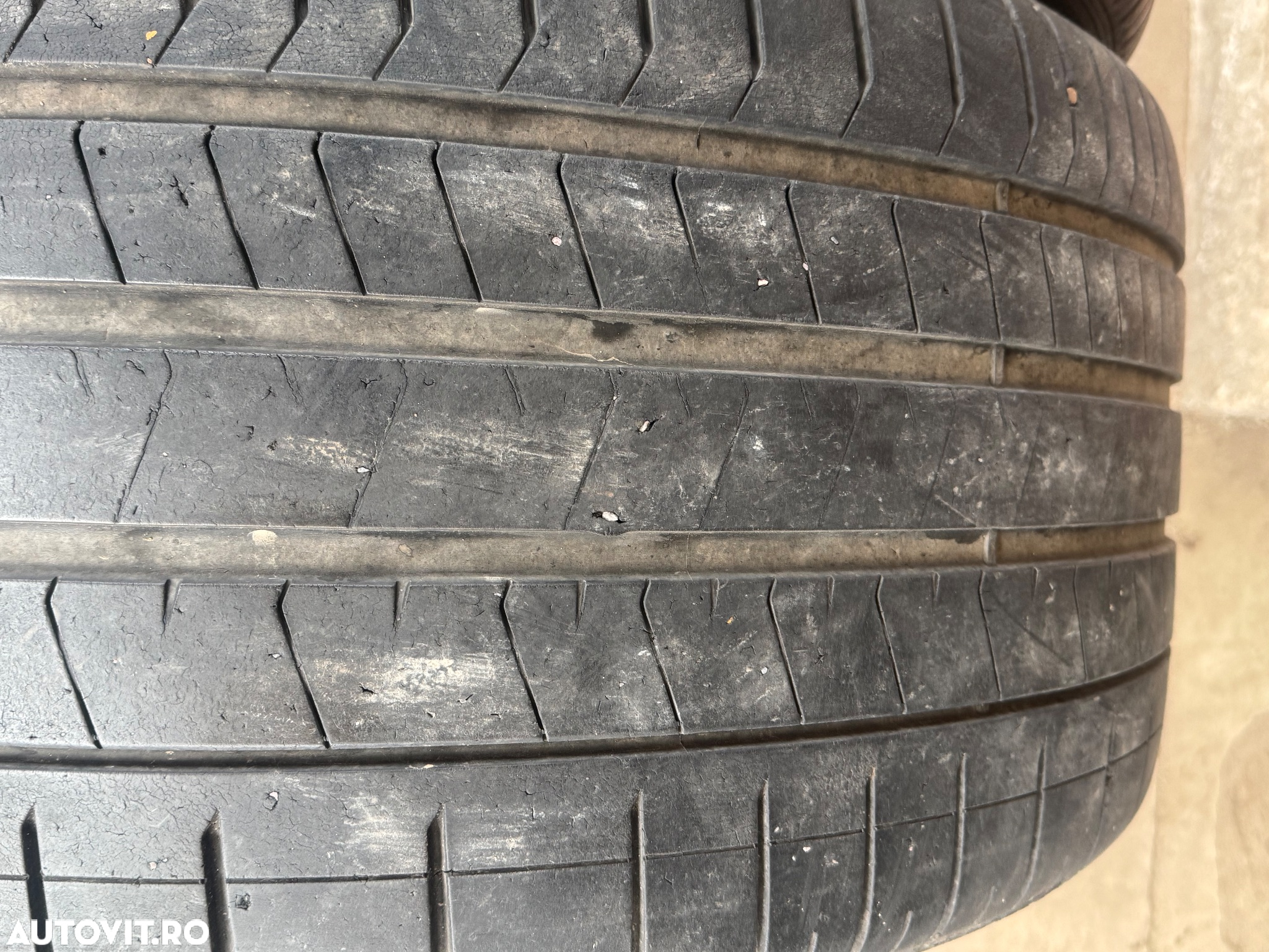Vând 2 anvelope 325/30/23 Pirelli de vară ca noi - 2