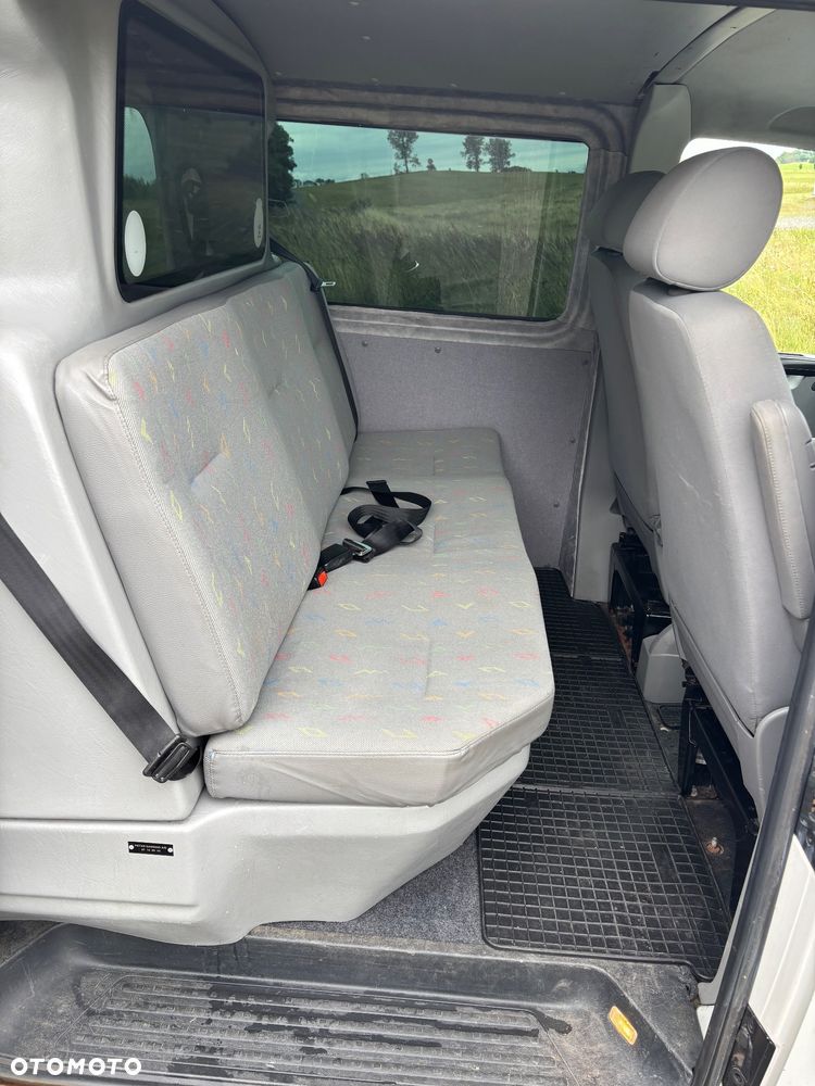 Volkswagen Transporter - 9