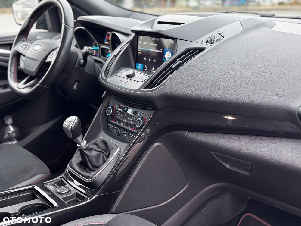 Ford Kuga 2.0 TDCi 2x4 ST-Line - 18