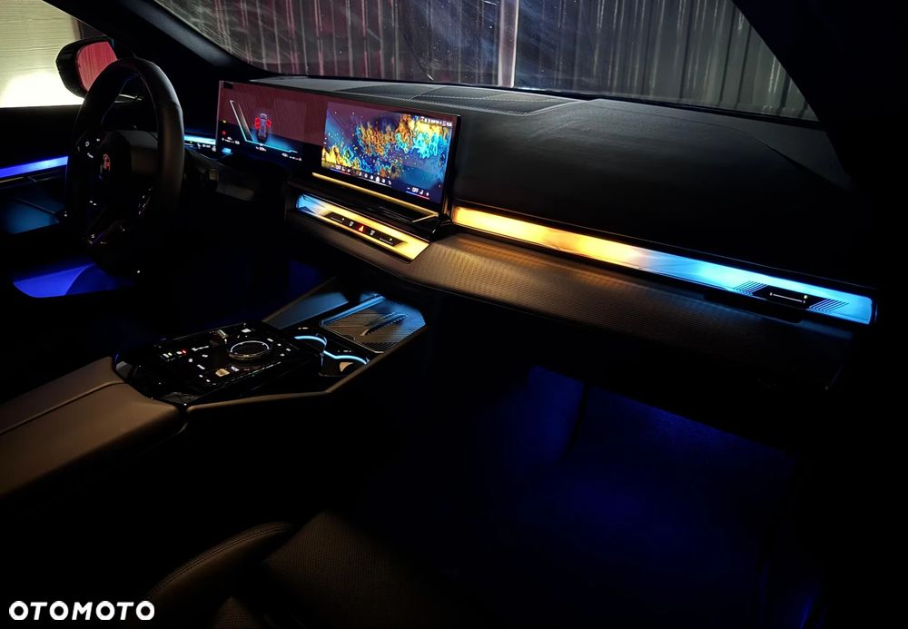 BMW Seria 5 520d xDrive mHEV M Sport - 24