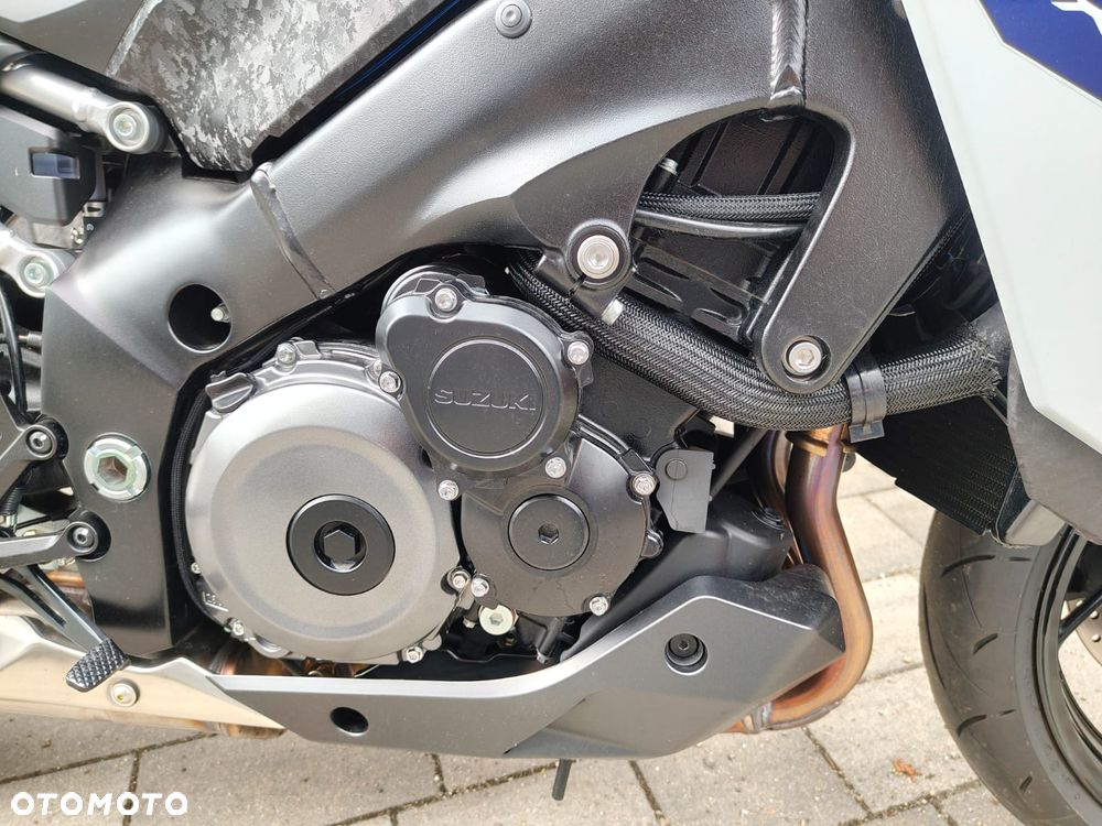 Suzuki GSX 1000 - 18