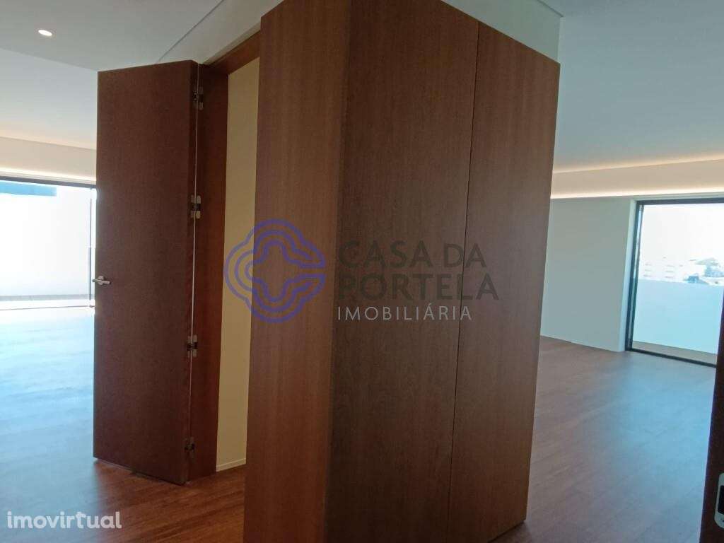 DUPLEX T4 DE LUXO – MODERNIDADE E ESPAÇO NO CENTRO DA TROFA - Grande imagem: 5/50