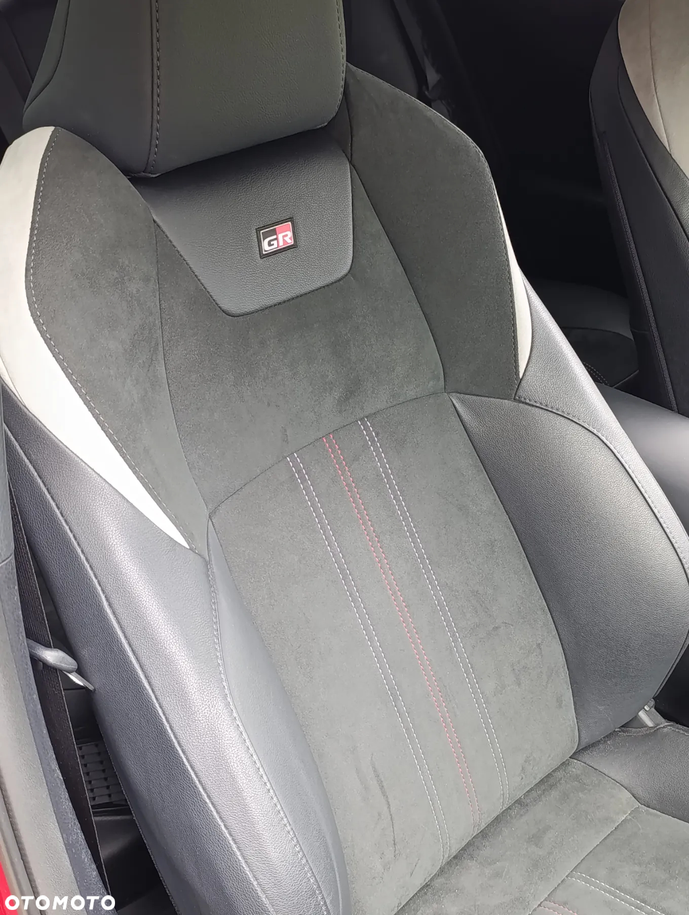 Toyota C-HR 1.8 Hybrid GPF GR Sport - 19