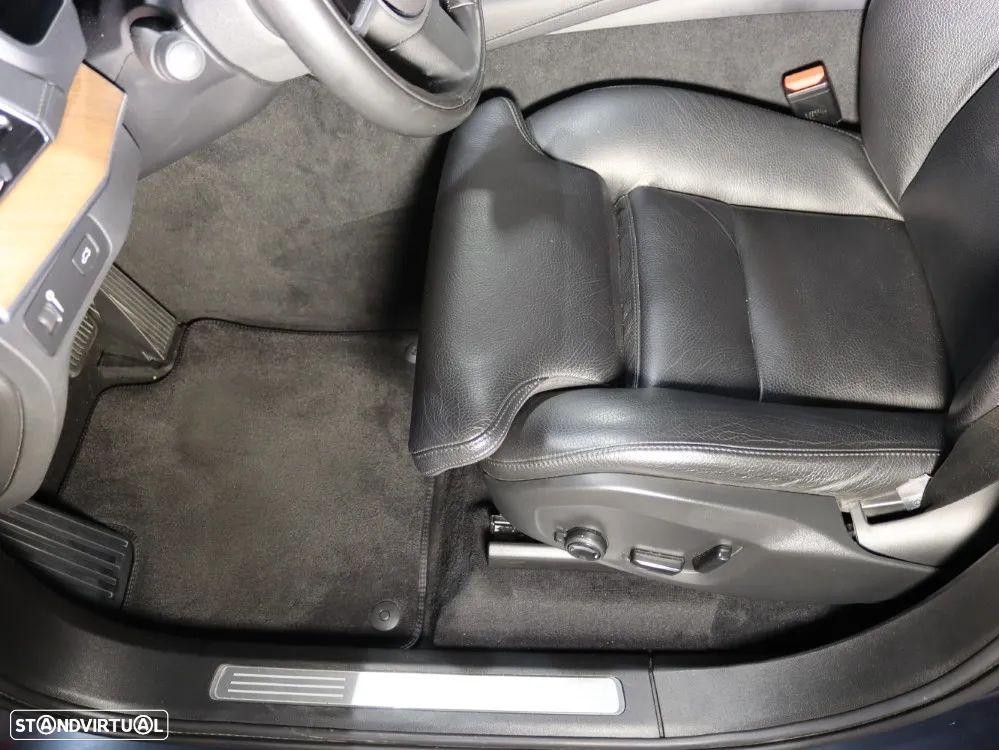 Volvo XC 90 2.0 B5 Inscription AWD - 11