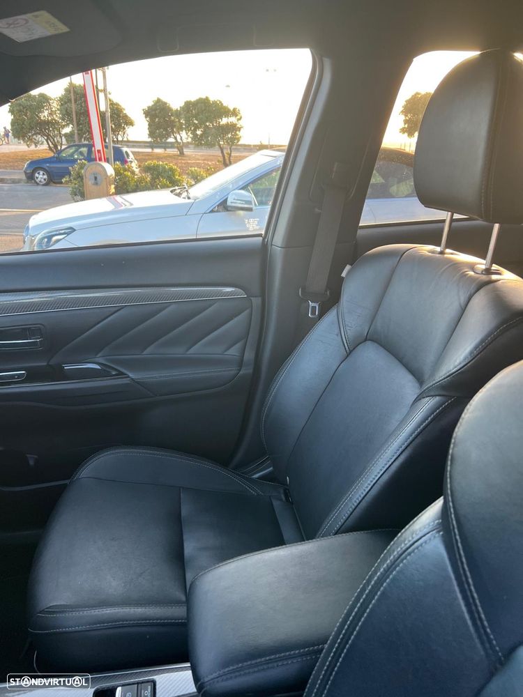 Mitsubishi Outlander - 9