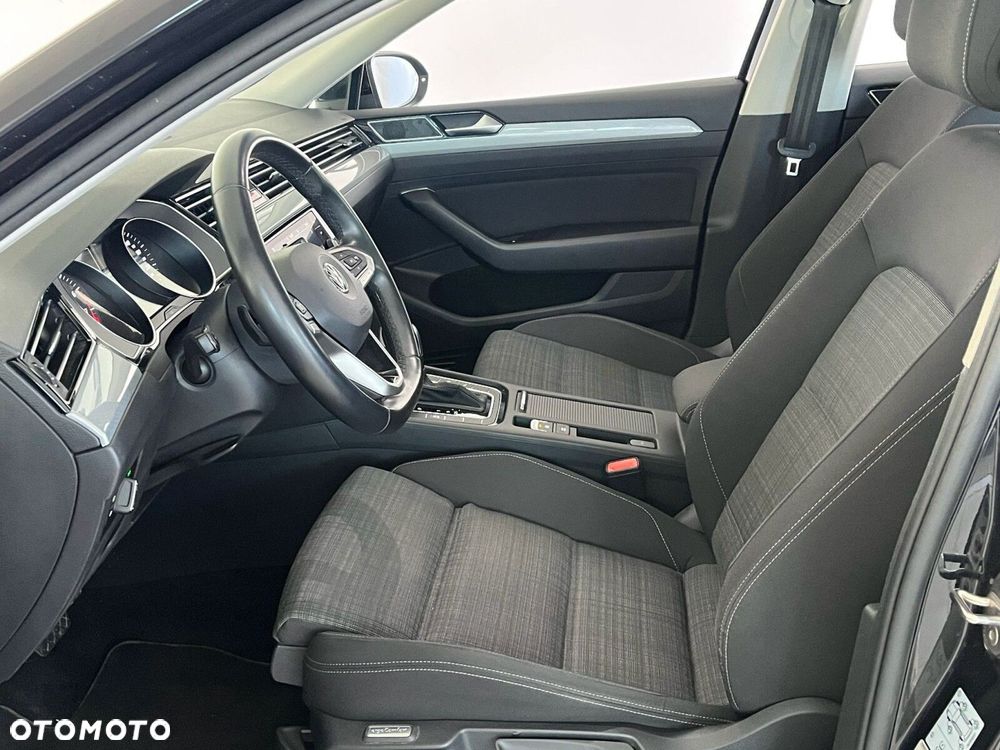 Volkswagen Passat Variant 2.0 TSI Business DSG - 19