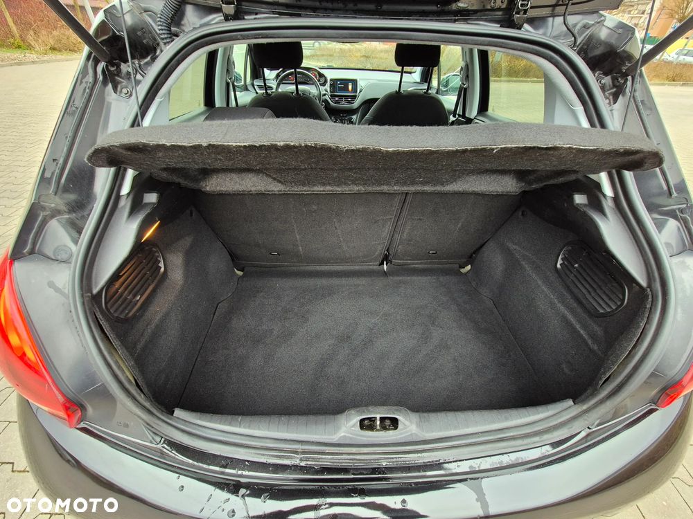 Peugeot 208 - 16