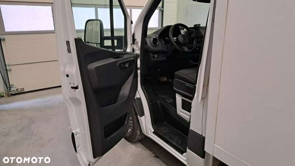 Mercedes-Benz Sprinter - 7